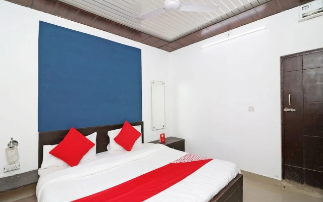 Hotel Aashiyana