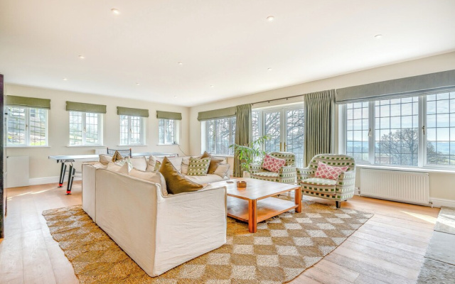 Underhill House