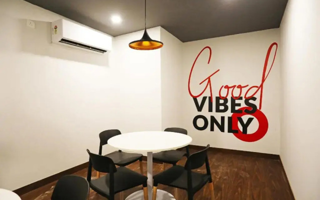 Slf Mall by OYO Rooms