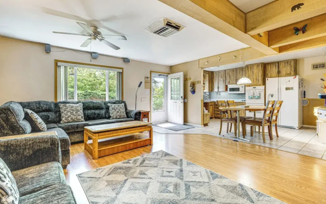Near Family-friendly Attractions: Northglenn Home!