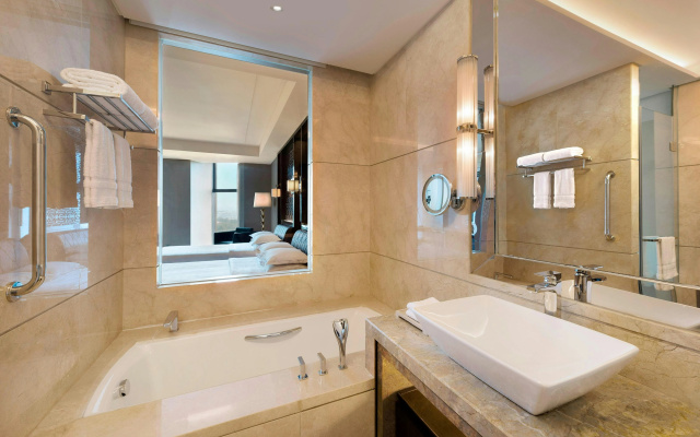 Sheraton Changchun Jingyuetan Hotel