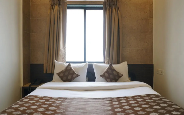 Hotel Pavitra