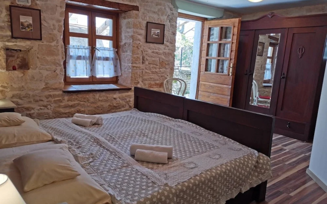 Appartment House Peresiji