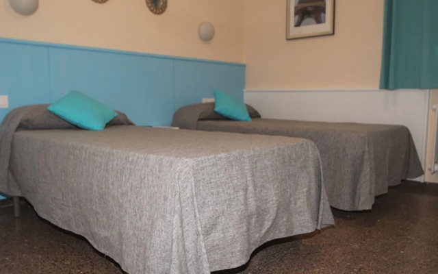 Hostal Emporda