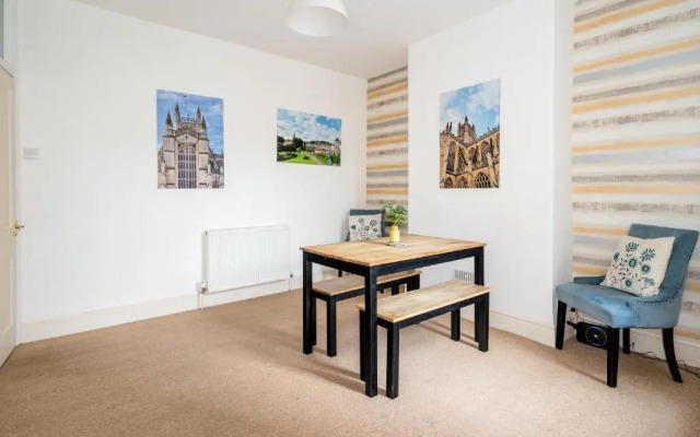Fantastic, Spacious 3 Bedroom House With Garden