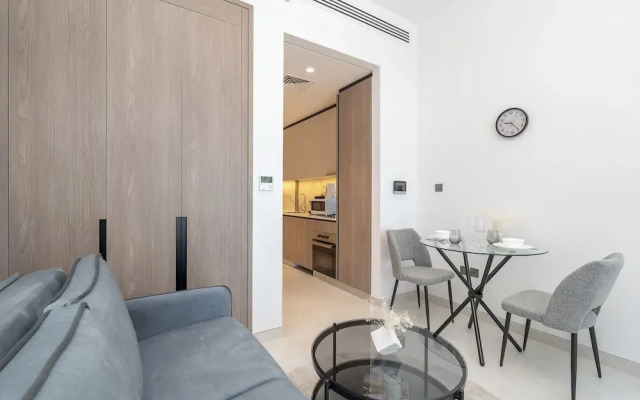 TOP Location | Work and Chill near Miracle Garden