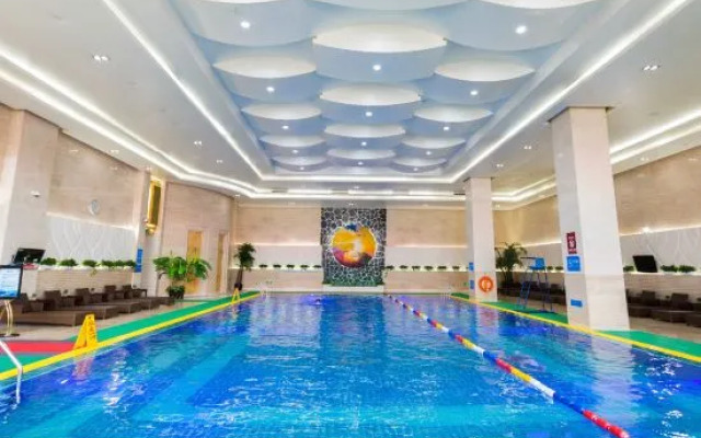 Friend Plaza Hotel