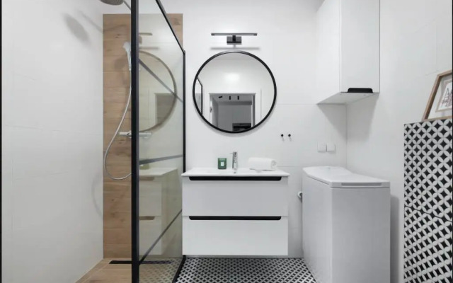 Elite Apartments Loft| fitness & with balcony | CENTER
