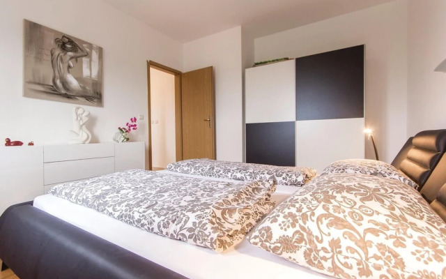 Stunning Home in Fondole With Jacuzzi, Wifi and 1 Bedrooms