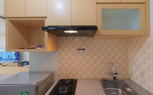 Nice And Comfy Studio At Amethyst Apartment