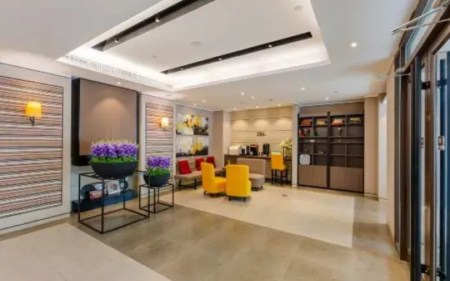 Homeinn Plus Hotel (Zhengzhou Nanyang Road Dashi Bridge Subway Station)