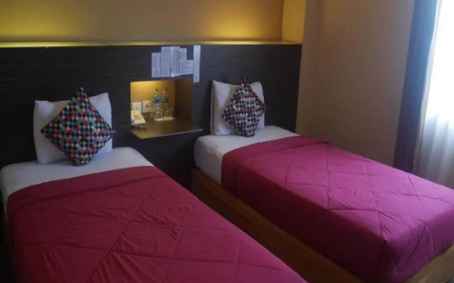 THE Hotel