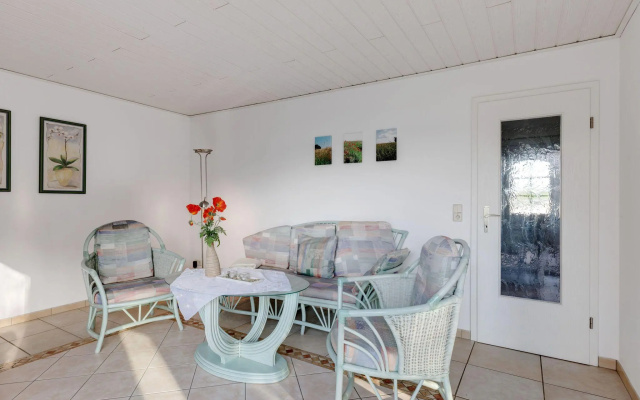 Cozy Bungalow in Werder with Garden