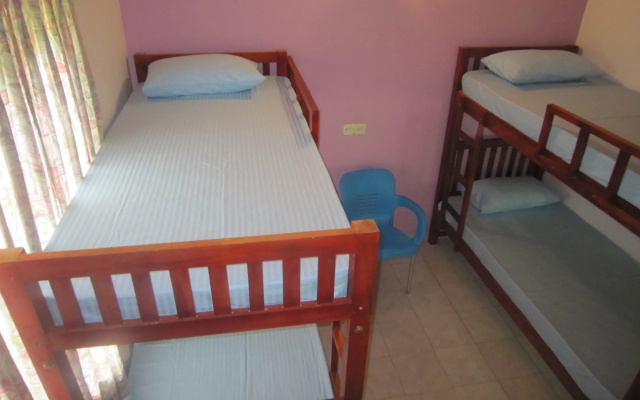 Ceylon Hostel - Colombo Int Airport