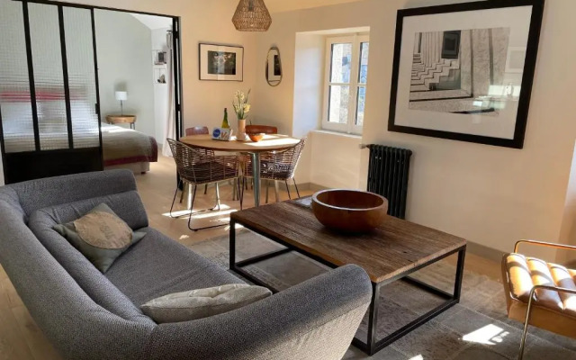 Kermaria River View Apartment by the Bois D Amour