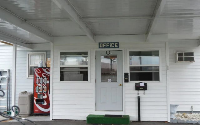 Great Lakes Motel