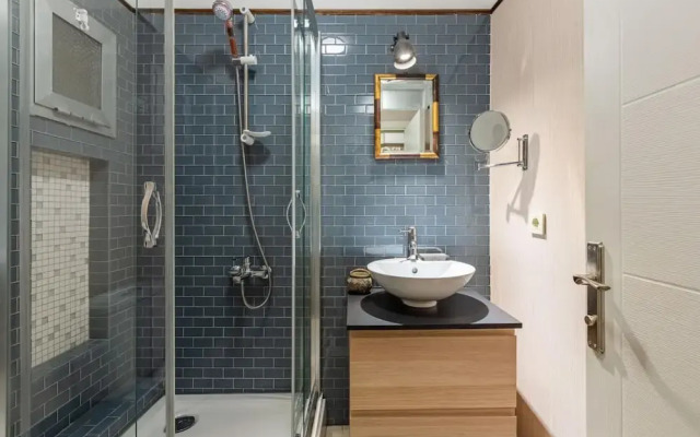 Central and Stylish Flat in the Heart of Beyoglu