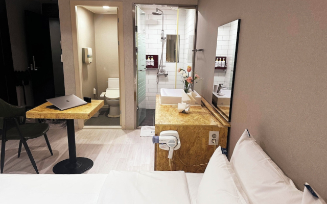 ORAGO stay hotel