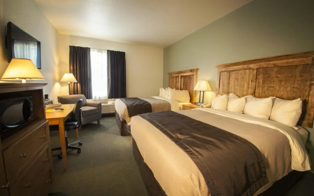 Junction Inn Suites & Conference Center