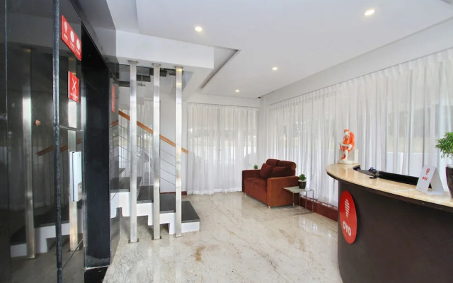 OYO 10002 Hotel Canary Hop