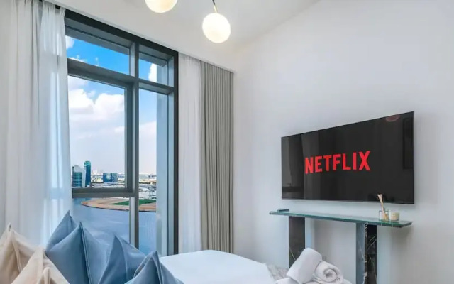 LUX  The Dubai Creek Edge Suite