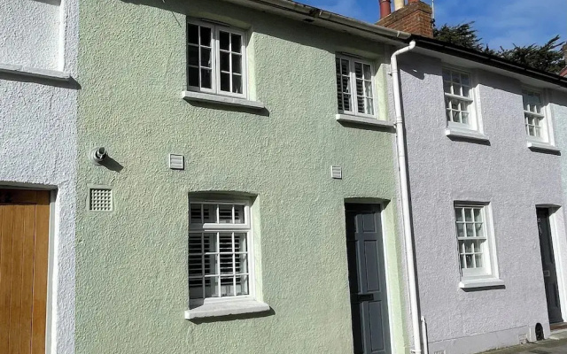 23 Millhams Street