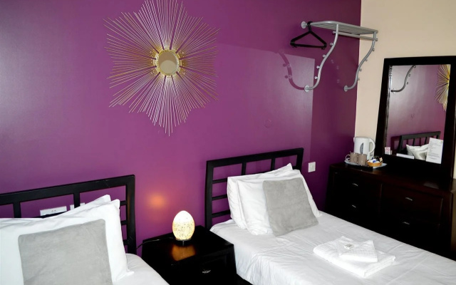 GO2 Gloucester Hotel by OYO