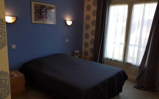 Hôtel Le Lyon Vert Commentry