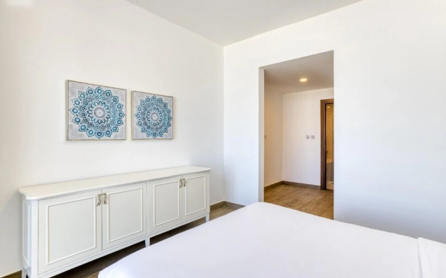 Cali Style 4 BR Penthouse Large Patio