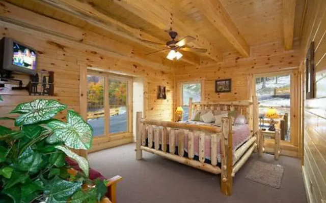 Bear Den Lodge by RedAwning