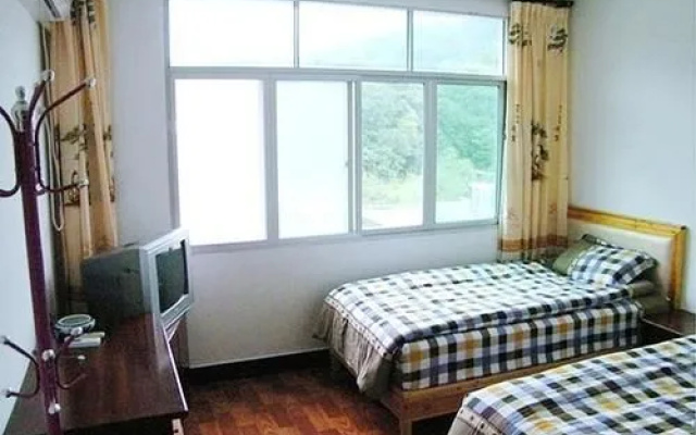 Teacher Wang Lulu Lodging House