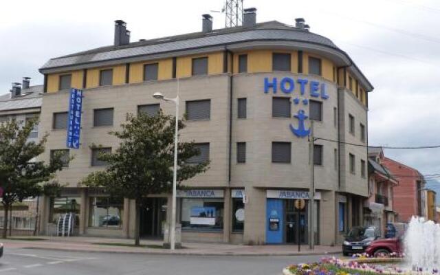 Hotel Restaurante El Ancla Понферрада вид на фасад