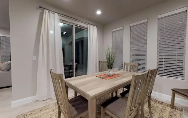Arroyo Casita 4 Bedroom Townhouse by RedAwning