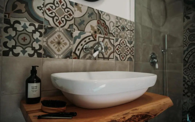 Ventitre- House of Apulia Mea