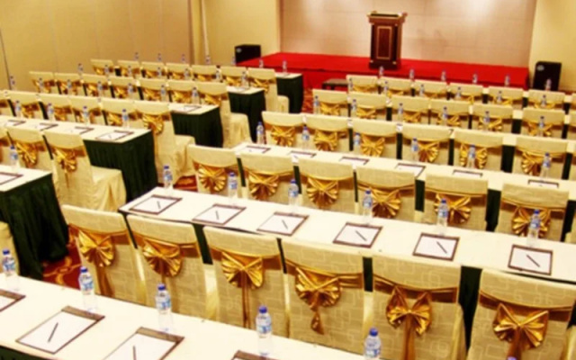 On Barony Wanyuan Hotel