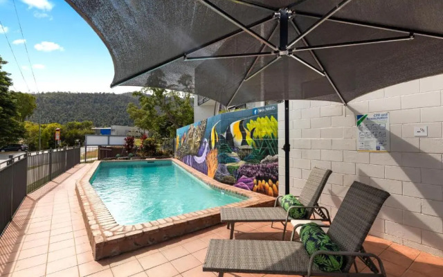 Whitsunday Waterfront Apartments
