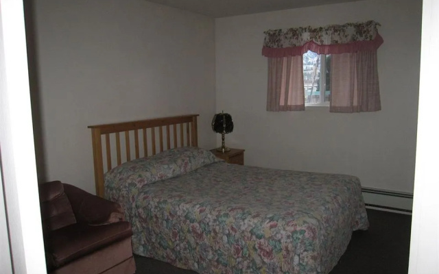 Log Cabin Motel