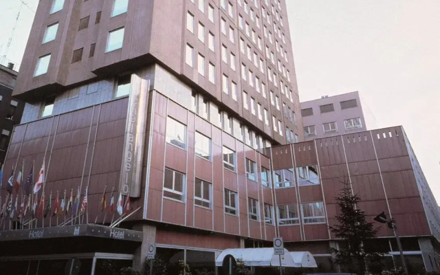 Отель Michelangelo Hotel Италия, Милан - 9 отзывов об отеле, цены и фото номеров - забронировать отель Michelangelo Hotel онлайн вид на фасад