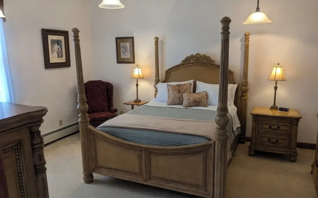 The Carriage House Inn Bed and Breakfast