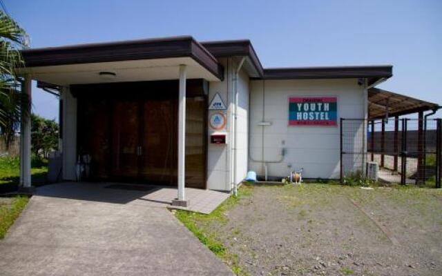 Yakushima Youth Hostel Якусима вид на фасад