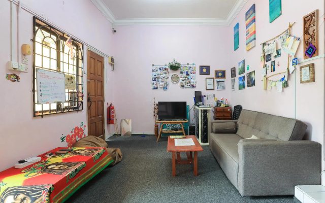 OYO 90229 3 Little Birds Homestay 4bhk