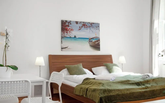 Spacious 2BR Apartment Long Stay Rennweg