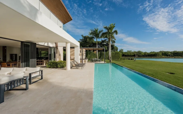 Lagos 28 - Modern Villa With Amazing Lake Views