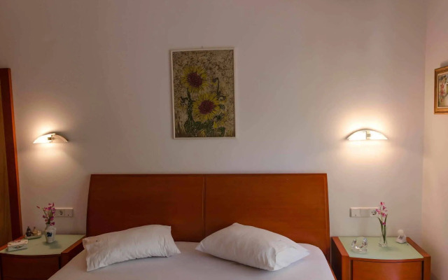 GOJI Vegan Hotel