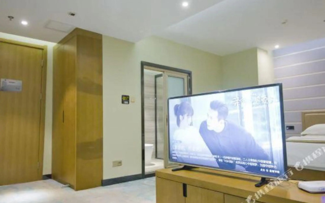 Ruishiting Shangpin Hotel (Kongtong District South Gate Shizi)