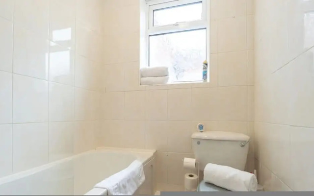 Modern 2BR Apartment Near Hull City Centre Free Parking