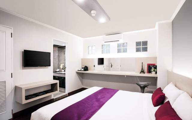 Collection O The Step Sathorn