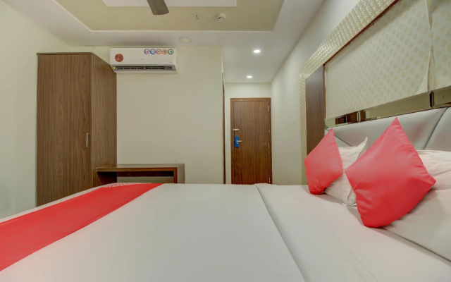 OYO 73944 Hotel Hometown