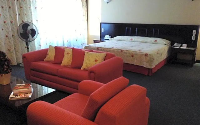 Real De Uruapan Hotel