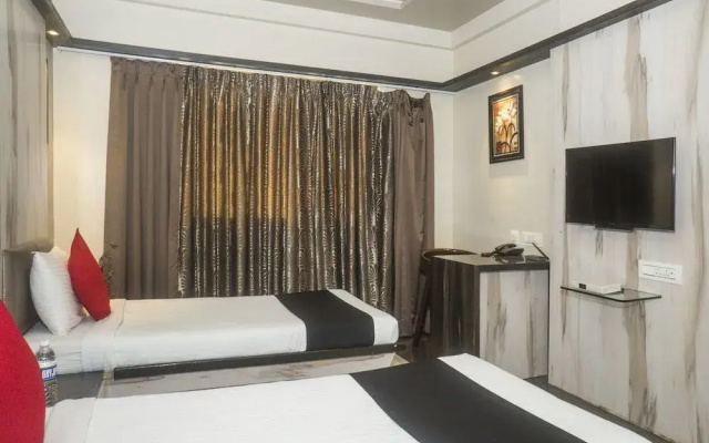 Super Townhouse OAK Regal Inn Near Sant Tukaram Nagar Metro Station